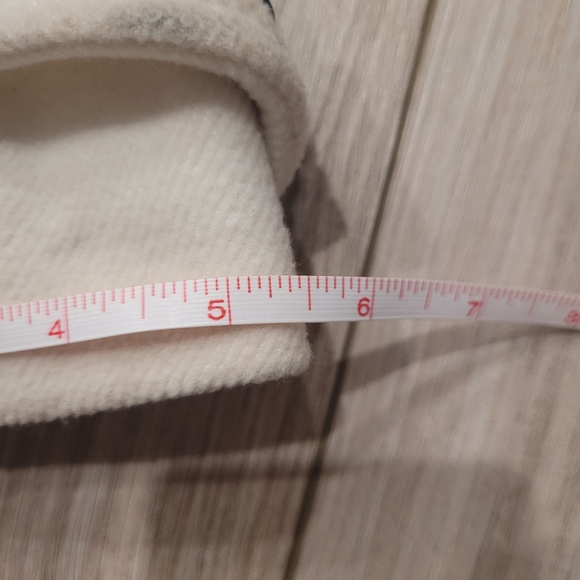 Bebe 2B White Winter Coat Wooden Hardware Faux Fur Hood Small - Picture 11 of 13